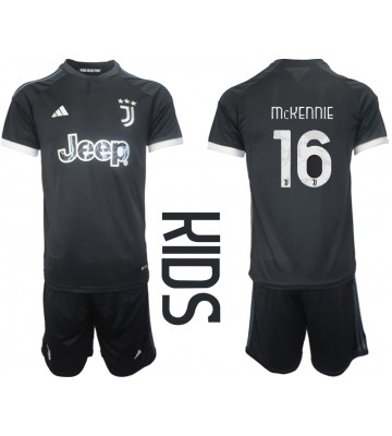 Lacne Dětský Futbalové dres Juventus Weston McKennie #16 2023-24 Krátky Rukáv - Tretina (+ trenírky)